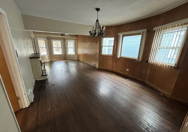Photo 2 of Single family home for sale at 4428 N Springfield Ave, Chicago, IL 60625 | MLS# 12794567 | Listing updated on 2026-10-29