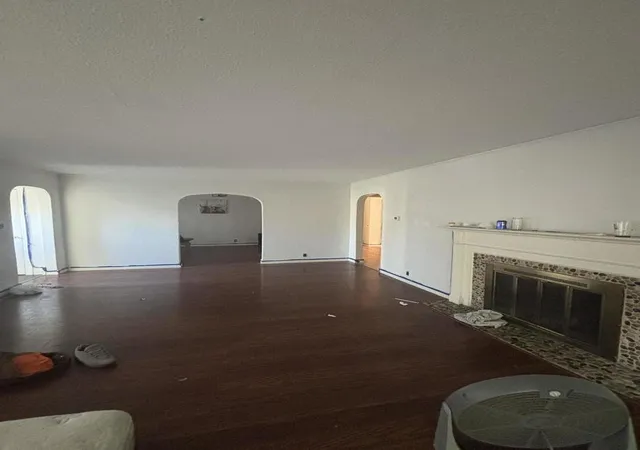 Photo 3 of Single family home for sale at 1027 Sterling Dr, Rockford, IL 61107 | MLS# 12794580 | Listing updated on 2026-10-28