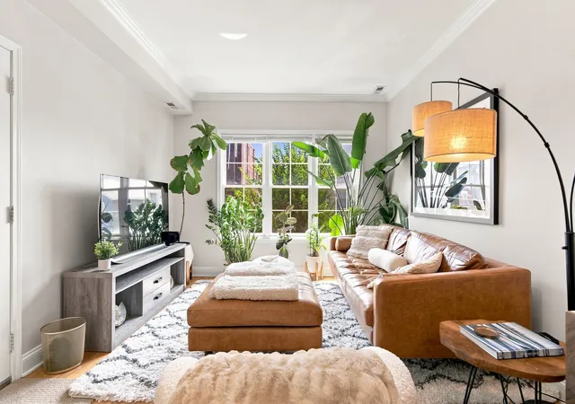 Listing Photo 1 - Condo for sale in building located at 1518 W Superior St, Chicago, IL 60642 - Unit #2