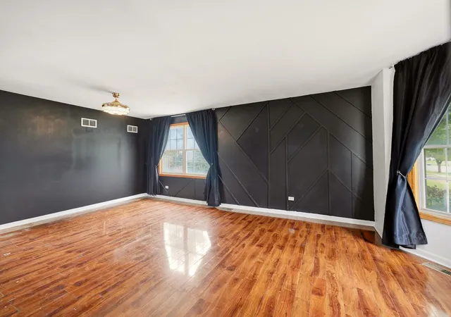 Photo 3 of Single family home for sale at 5146 W Park Ln, Monee, IL 60449 | MLS# 12794588 | Listing updated on 2026-10-29
