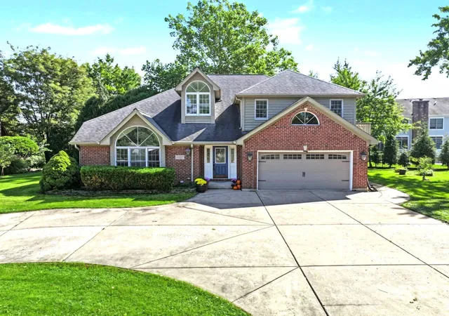 Photo 2 of Single family home for sale at 5937 Boundary Rd, Downers Grove, IL 60516 | MLS# 12794589 | Listing updated on 2026-10-27