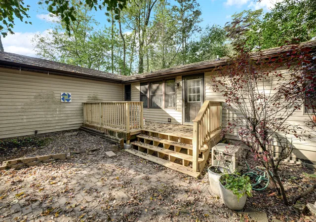 Photo 2 of Single family home for sale at 35658 Linden Ln, Custer Park, IL 60481 | MLS# 12794593 | Listing updated on 2026-10-29