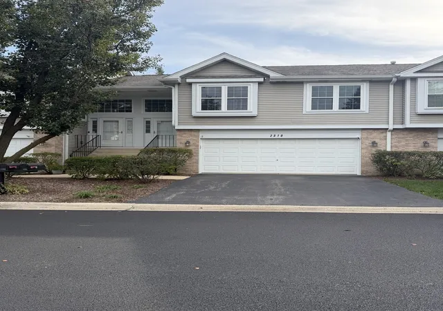 Photo 2 of Townhouse for sale at 2319 Arquilla Dr, Downers Grove, IL 60515 | MLS# 12794594 | Listing updated on 2026-10-27