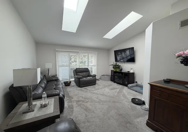 Photo 4 of Townhouse for sale at 2319 Arquilla Dr, Downers Grove, IL 60515 | MLS# 12794594 | Listing updated on 2026-10-27