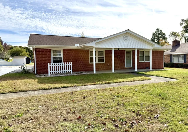 Photo 1 of Single family home for sale at 807 N Otis St, Marion, IL 62959 | MLS# 12794602 | Listing updated on 2026-10-28