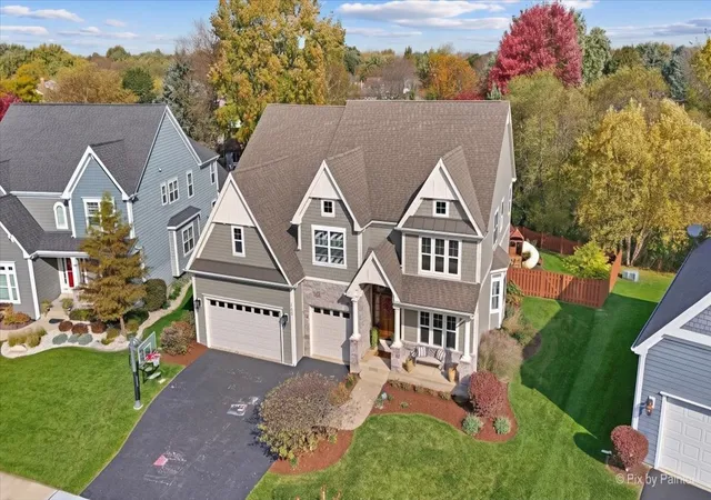 Photo 2 of Single family home for sale at 820 Waterford Cut, Crystal Lake, IL 60014 | MLS# 12794605 | Listing updated on 2026-10-29