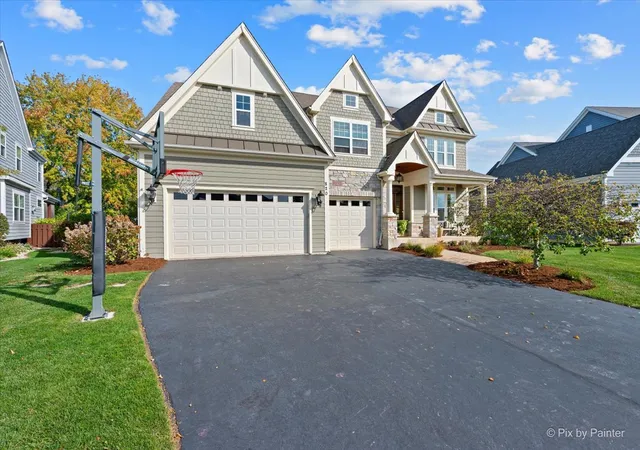 Photo 3 of Single family home for sale at 820 Waterford Cut, Crystal Lake, IL 60014 | MLS# 12794605 | Listing updated on 2026-10-29