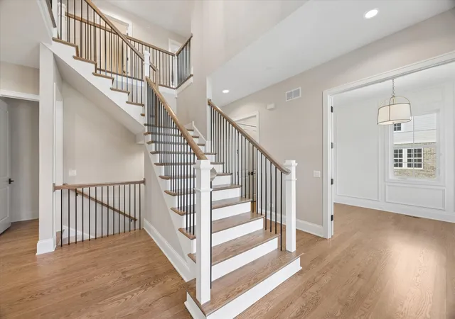Photo 2 of Single family home for sale at 6216 Flagg Crk Ln, Western Springs, IL 60558 | MLS# 12794625 | Listing updated on 2026-10-30