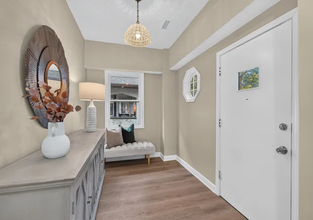Photo 2 of Single family home for sale at 4916 N Hamlin Ave, Chicago, IL 60625 | MLS# 12794631 | Listing updated on 2026-10-29