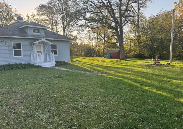 Photo 2 of Single family home for sale at 729 Oak St, Andover, IL 61233 | MLS# 12794651 | Listing updated on 2026-10-29