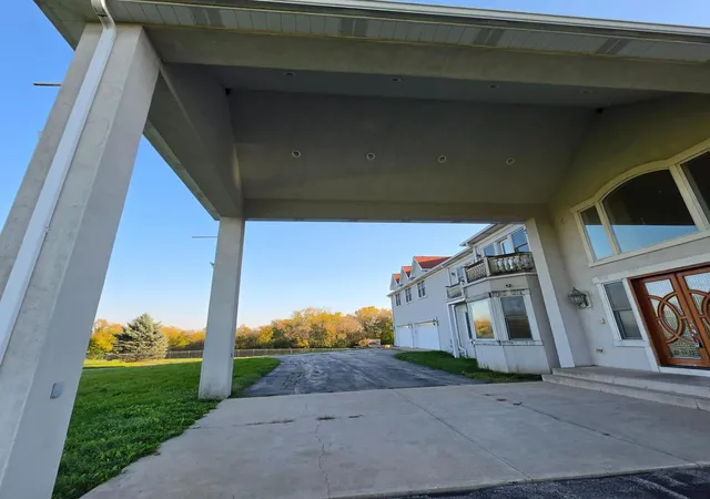 Photo 3 of Single family home for sale at 400 Berron Ln, Barrington Hills, IL 60010 | MLS# 12794656 | Listing updated on 2026-10-29