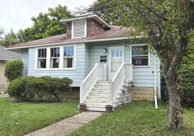 Photo 1 of Single family home for sale at 4525 Main St, Downers Grove, IL 60515 | MLS# 12794666 | Listing updated on 2026-10-27