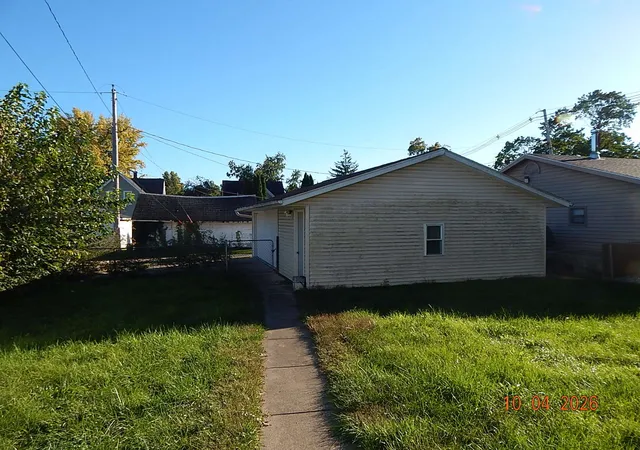 Photo 2 of Single family home for sale at 845 3rd Avenue S, Clinton, IA 52732 | MLS# 12794685 | Listing updated on 2026-10-26