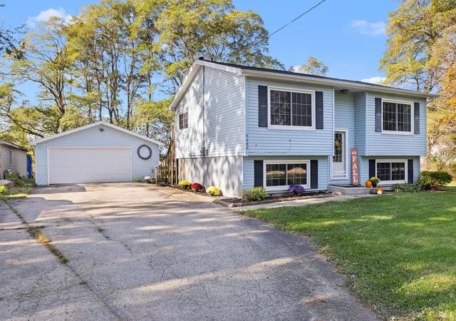 Photo 1 of Single family home for sale at 4486 S Bend Rd, Rockford, IL 61109 | MLS# 12794701 | Listing updated on 2026-10-27