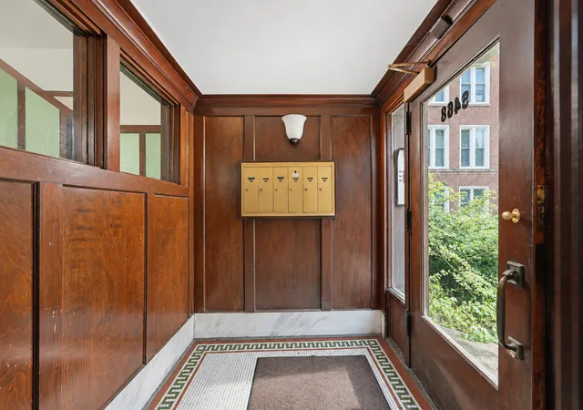 Photo 1 of Townhouse for sale at 5468 S Woodlawn Ave #2E, Chicago, IL 60615 | MLS# 12794709 | Listing updated on 2026-10-27