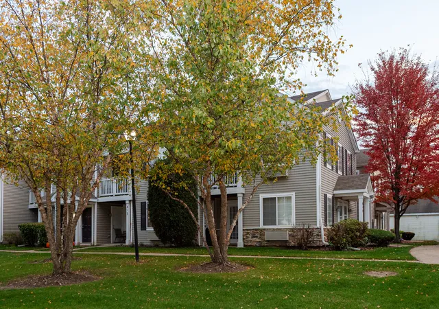 Photo 3 of Condo for sale at 427 Silverstone Dr #427, Carpentersville, IL 60110 | MLS# 12794746 | Listing updated on 2026-10-27