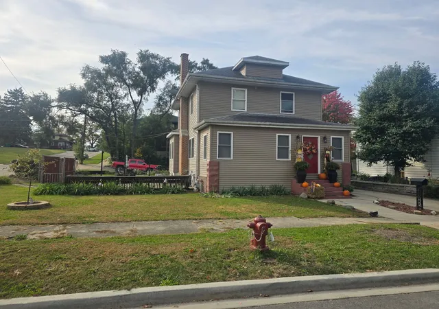 Photo 2 of Single family home for sale at 660 3rd Avenue, Joliet, IL 60433 | MLS# 12794749 | Listing updated on 2026-10-29
