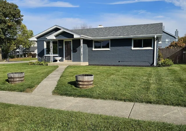 Photo 1 of Single family home for sale at 418 Brown St, Wauconda, IL 60084 | MLS# 12794773 | Listing updated on 2026-10-29