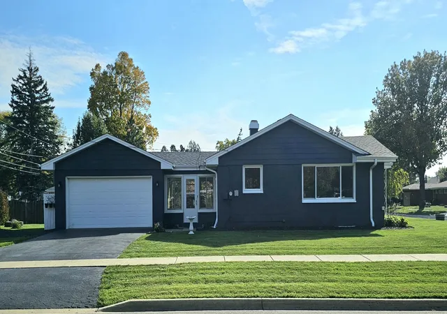 Photo 2 of Single family home for sale at 418 Brown St, Wauconda, IL 60084 | MLS# 12794773 | Listing updated on 2026-10-29