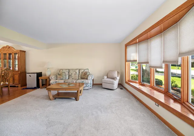 Photo 4 of Single family home for sale at 1163 Walter St, Lemont, IL 60439 | MLS# 12794780 | Listing updated on 2026-10-27