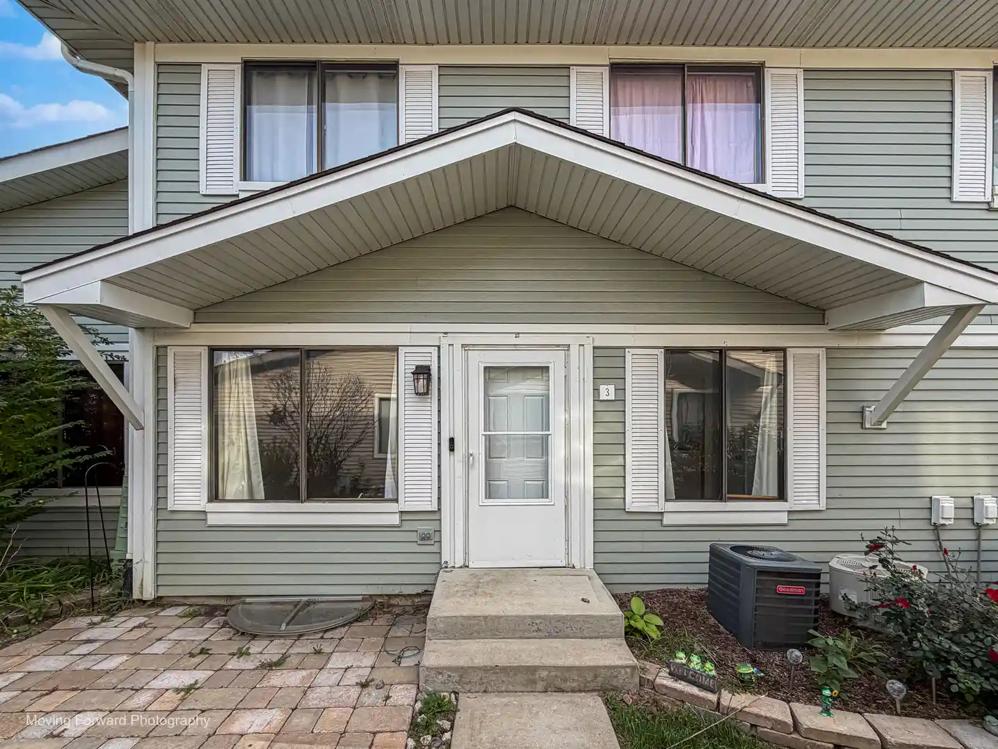 Listing Photo 1 - Condo for sale in 2S771 Winchester Cir E located at 2S771 Winchester Cir E, Warrenville, IL 60555 - Unit 2s771 Winchester Cir E