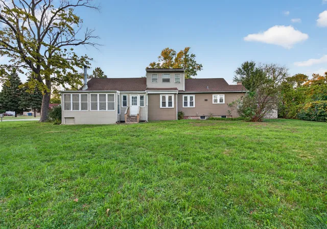 Photo 3 of Single family home for sale at 14329 Lawndale Ave, Midlothian, IL 60445 | MLS# 12794790 | Listing updated on 2026-10-27