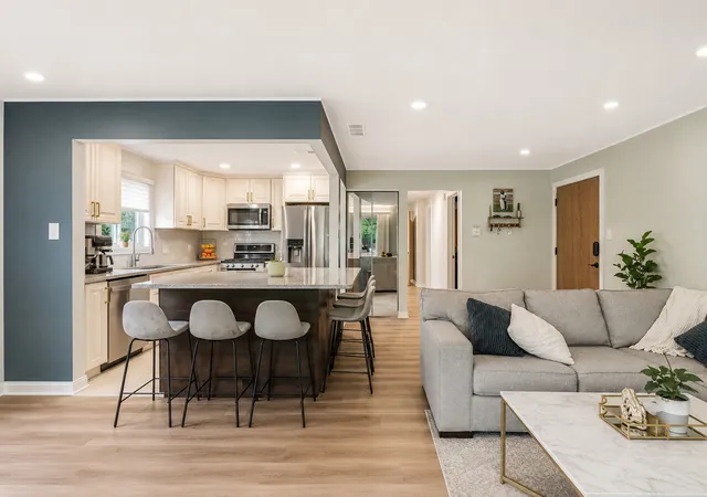 Photo 3 of Condo for sale at 9600 Mason Ave #5, Oak Lawn, IL 60453 | MLS# 12794816 | Listing updated on 2026-10-27