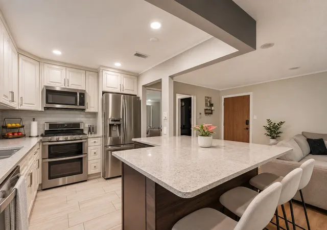 Photo 4 of Condo for sale at 9600 Mason Ave #5, Oak Lawn, IL 60453 | MLS# 12794816 | Listing updated on 2026-10-27