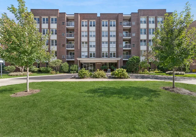 Photo 2 of Condo for sale at 2025 Sherman Ave #201, Evanston, IL 60201 | MLS# 12794819 | Listing updated on 2026-10-27