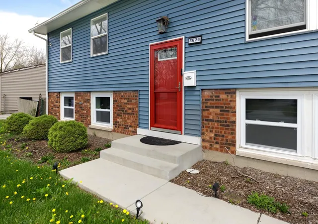 Photo 2 of Single family home for sale at 3626 Peach Grv Ln, Hazel Crest, IL 60429 | MLS# 12794820 | Listing updated on 2026-10-28