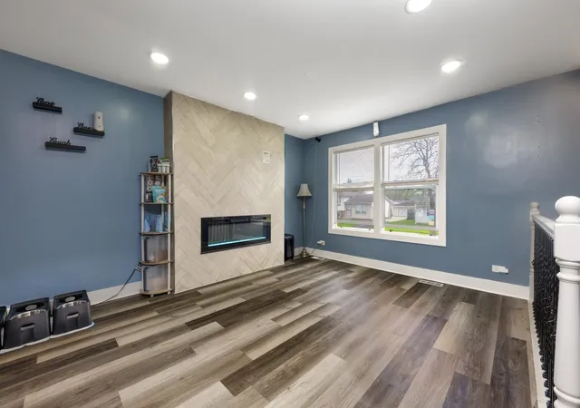 Photo 4 of Single family home for sale at 3626 Peach Grv Ln, Hazel Crest, IL 60429 | MLS# 12794820 | Listing updated on 2026-10-28