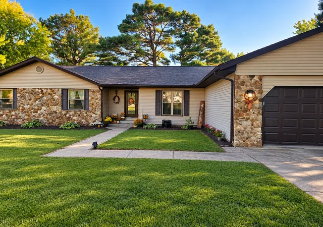 Photo 1 of Single family home for sale at 4080 Shiloh Cir, Pinckneyville, IL 62274 | MLS# 12794824 | Listing updated on 2026-10-27