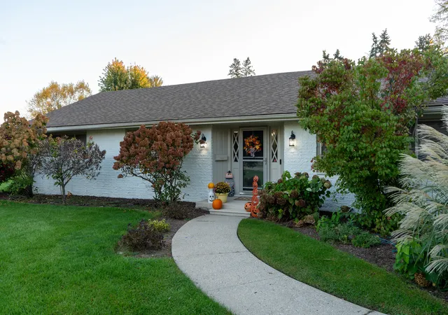 Photo 2 of Single family home for sale at 710 S Cloverlane Dr, Sycamore, IL 60178 | MLS# 12794837 | Listing updated on 2026-10-29