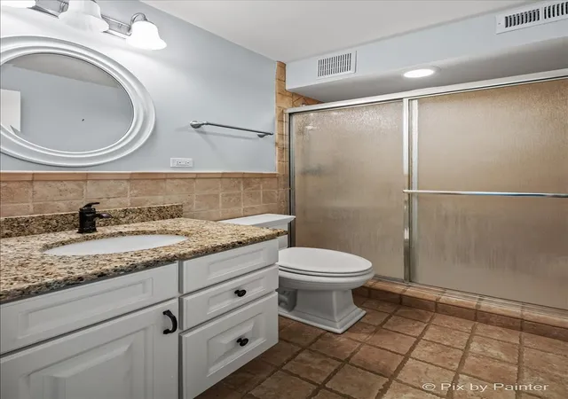 Listing Photo 4 - Condo for sale in building located at 80 S Pleasant Rd, Lake Zurich, IL 60047 - Unit #101