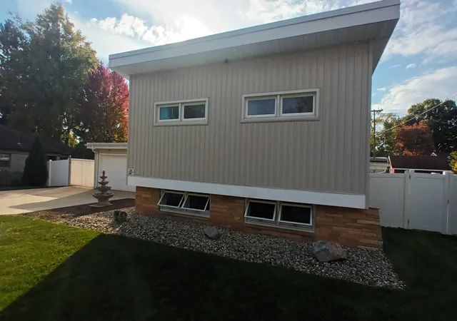Single family home for sale at 1109 S Westlawn Ave, Champaign, IL 61821 | MLS# 12794853