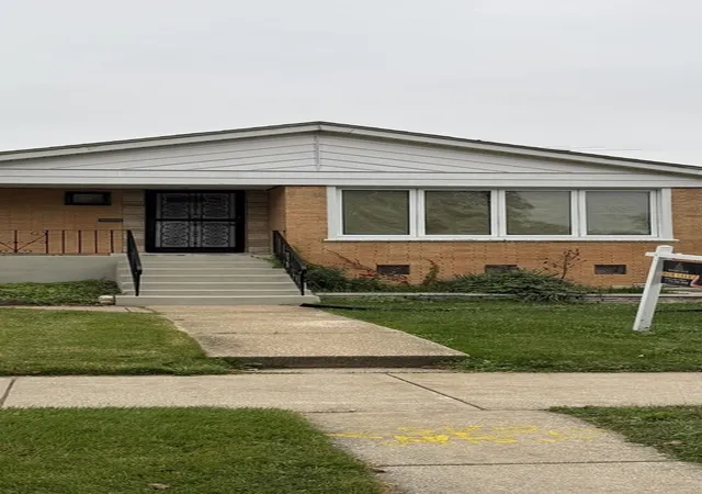 Single family home for sale at 9347 S Crandon Ave, Chicago, IL 60617 | MLS# 12794854