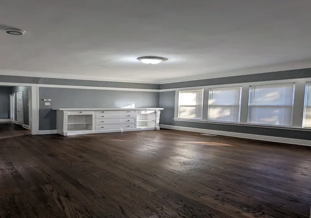 Photo 4 of Single family home for sale at 7923 S Manistee Ave, Chicago, IL 60617 | MLS# 12794858 | Listing updated on 2026-10-27