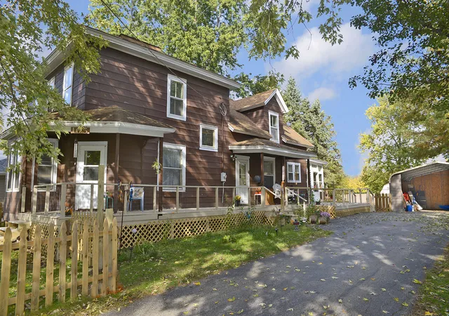 Photo 3 of Single family home for sale at 165 W Lincoln St, Seneca, IL 61360 | MLS# 12794862 | Listing updated on 2026-10-28