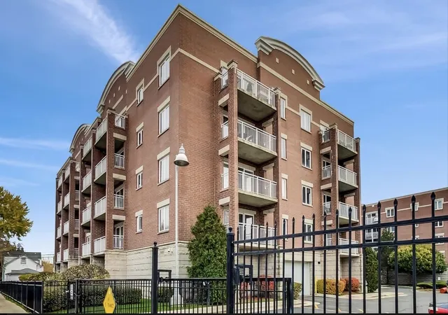 Photo 3 of Condo for sale at 6559 W George St #403, Chicago, IL 60634 | MLS# 12794902 | Listing updated on 2026-10-29