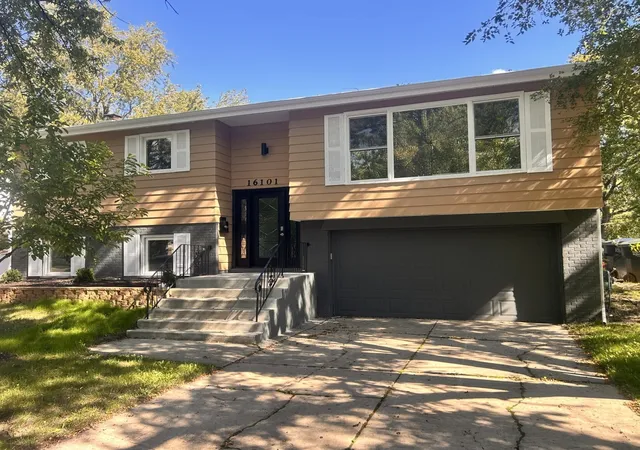 Single family home for sale at 16101 Avalon Ave, South Holland, IL 60473 | MLS# 12794905