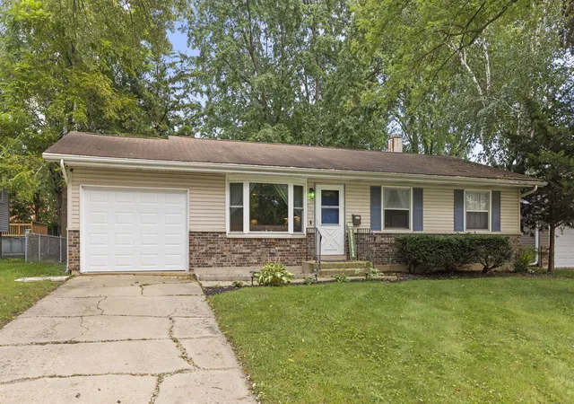 Photo 1 of Single family home for sale at 203 Lilac Ln, North Aurora, IL 60542 | MLS# 12794909 | Listing updated on 2026-10-28