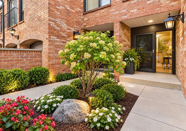 Photo 2 of Townhouse for sale at 19w224 Old Tavern Rd W, Oak Brook, IL 60523 | MLS# 12794911 | Listing updated on 2026-10-28