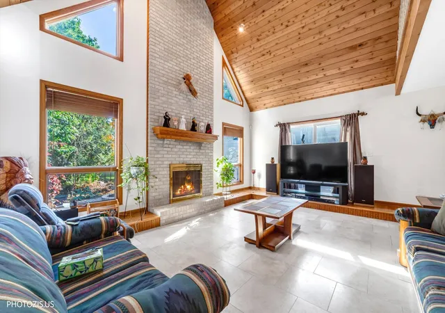 Photo 2 of Single family home for sale at 1341 Portage Ln, Woodstock, IL 60098 | MLS# 12794927 | Listing updated on 2026-10-28