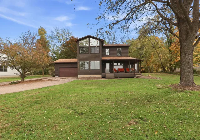 Photo 3 of Single family home for sale at 1012 S High St, Port Byron, IL 61275 | MLS# 12794936 | Listing updated on 2026-10-27