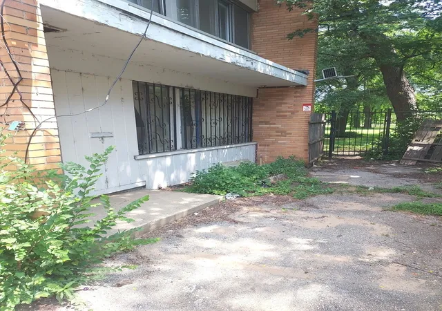 Photo 1 of Townhouse for sale at 7829 S South Shore Dr #H, Chicago, IL 60649 | MLS# 12794945 | Listing updated on 2026-10-27