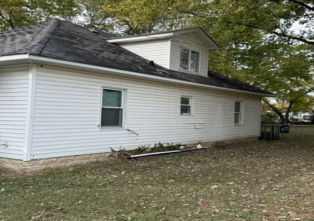 Photo 2 of Single family home for sale at 316 E Birch St, Carbondale, IL 62901 | MLS# 12794952 | Listing updated on 2026-10-28