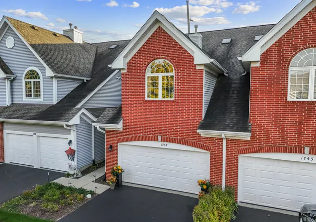 Townhouse for sale at 1737 W Ethans Glen Dr, Palatine, IL 60067 | MLS# 12794953