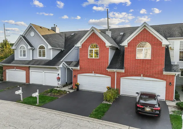 Photo 1 of Townhouse for sale at 1737 W Ethans Glen Dr, Palatine, IL 60067 | MLS# 12794953 | Listing updated on 2026-10-29