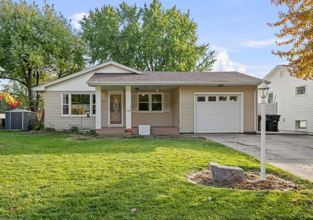 Photo 1 of Single family home for sale at 4512 25th Avenue, Rock Island, IL 61201 | MLS# 12794970 | Listing updated on 2026-10-28