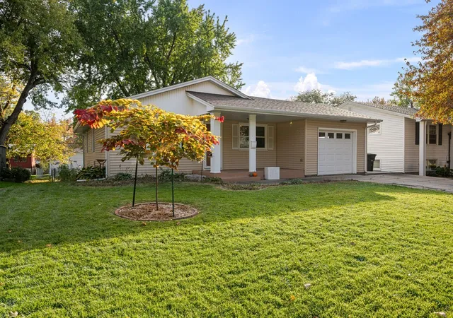 Photo 3 of Single family home for sale at 4512 25th Avenue, Rock Island, IL 61201 | MLS# 12794970 | Listing updated on 2026-10-28
